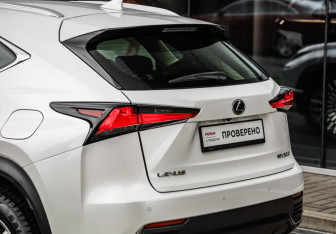 Подержанный автомобиль Lexus NX 2017 года (12 фото)