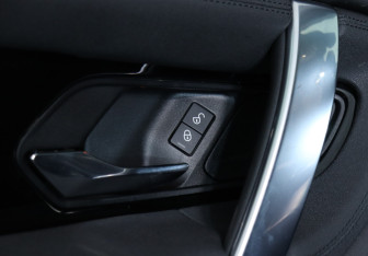 Подержанный автомобиль Land Rover Discovery Sport 2020 года (15 фото)