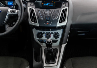 Подержанный автомобиль Ford Focus Sedan 2012 года (14 фото)