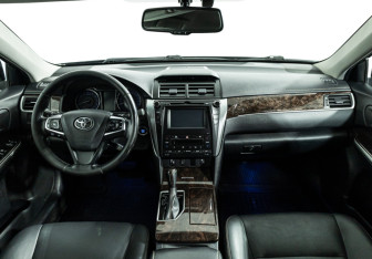 Подержанный автомобиль Toyota Camry Sedan 2016 года (13 фото)
