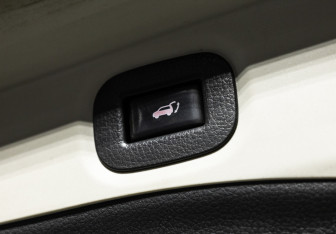 Подержанный автомобиль Nissan X-Trail 2015 года (20 фото)