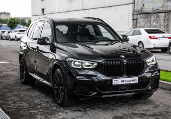 Подержанный автомобиль BMW X5 2020 года (5 фото)