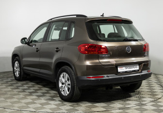 Подержанный автомобиль Volkswagen Tiguan 2014 года (7 фото)