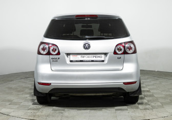 Подержанный автомобиль Volkswagen Golf Plus 2009 года (6 фото)