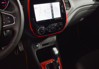 Подержанный автомобиль Renault Kaptur 2018 года (16 фото)