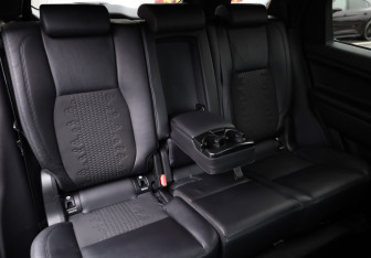 Подержанный автомобиль Land Rover Discovery Sport 2018 года (28 фото)