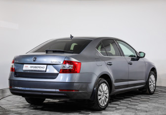 Подержанный автомобиль Skoda Octavia Liftback 2020 года (5 фото)