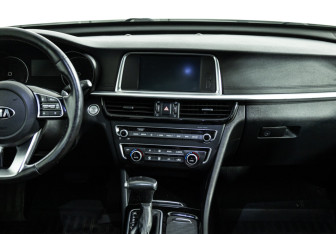 Подержанный автомобиль Kia Optima Sedan 2018 года (14 фото)