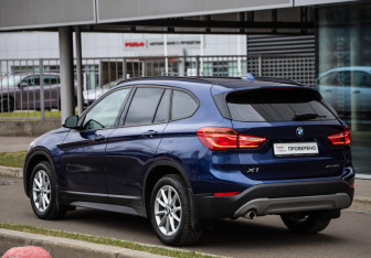 Подержанный автомобиль BMW X1 2019 года (7 фото)