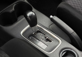 Подержанный автомобиль Mitsubishi Outlander 2013 года (14 фото)