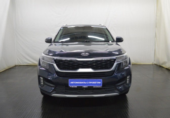 Подержанный автомобиль Kia Seltos 2021 года (2 фото)