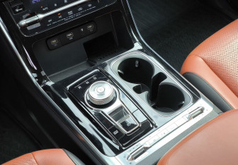 Подержанный автомобиль Kia Carnival 2021 года (20 фото)