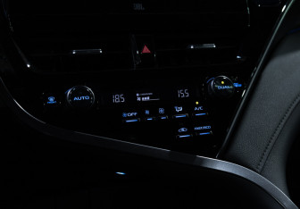 Подержанный автомобиль Toyota Camry Sedan 2021 года (28 фото)