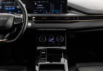 Подержанный автомобиль Exeed LX 2023 года (14 фото)