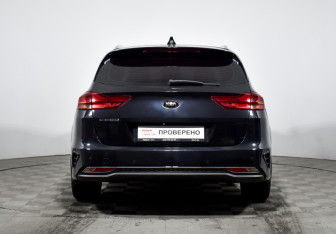 Подержанный автомобиль Kia Ceed Wagon 2019 года (6 фото)