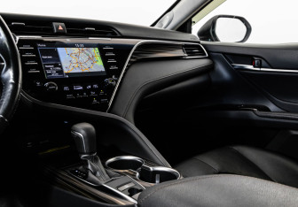 Подержанный автомобиль Toyota Camry Sedan 2019 года (20 фото)