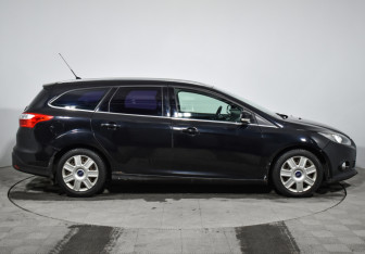 Подержанный автомобиль Ford Focus Wagon 2013 года (4 фото)