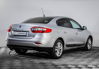 Подержанный автомобиль Renault Fluence 2014 года (5 фото)