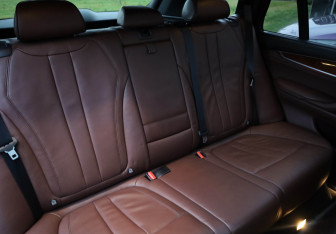 Подержанный автомобиль BMW X5 M 2015 года (28 фото)