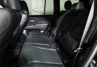 Подержанный автомобиль Toyota Land Cruiser Suv 2021 года (10 фото)