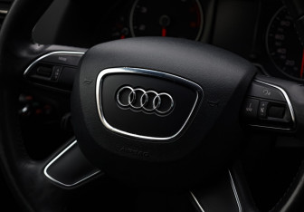 Подержанный автомобиль Audi Q5 2013 года (12 фото)