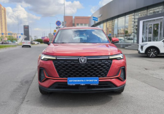 Подержанный автомобиль Changan CS35PLUS 2023 года (2 фото)