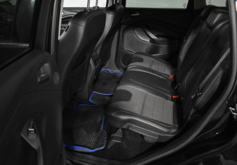 Подержанный автомобиль Ford Kuga 2013 года (11 фото)