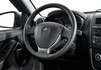 Подержанный автомобиль LADA (ВАЗ) Granta Sedan 2019 года (14 фото)