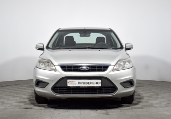 Подержанный автомобиль Ford Focus Sedan 2009 года (2 фото)