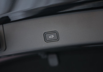 Подержанный автомобиль Zeekr 001 2023 года (37 фото)