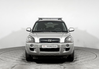 Подержанный автомобиль Hyundai Tucson 2008 года (2 фото)