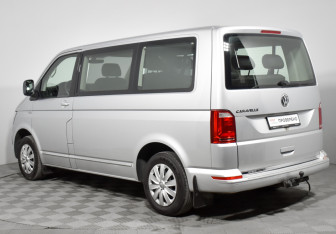 Подержанный автомобиль Volkswagen Caravelle 2018 года (7 фото)