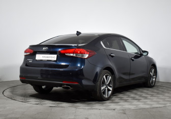 Подержанный автомобиль Kia Cerato Sedan 2019 года (5 фото)