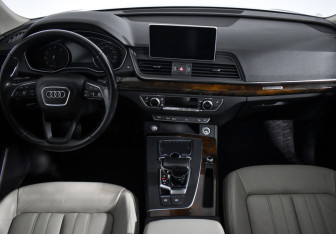 Подержанный автомобиль Audi Q5 2017 года (16 фото)