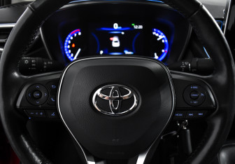 Подержанный автомобиль Toyota Corolla Sedan 2019 года (17 фото)