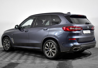 Подержанный автомобиль BMW X5 2020 года (13 фото)