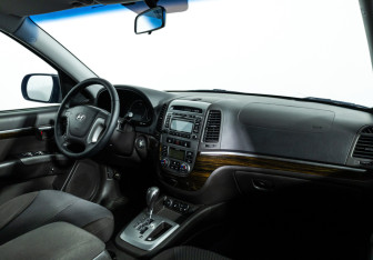 Подержанный автомобиль Hyundai Santa Fe 2012 года (9 фото)