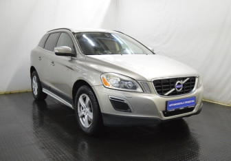 Подержанный автомобиль Volvo XC60 2012 года (3 фото)