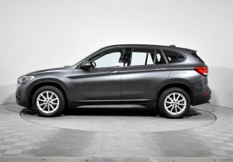 Подержанный автомобиль BMW X1 2019 года (8 фото)