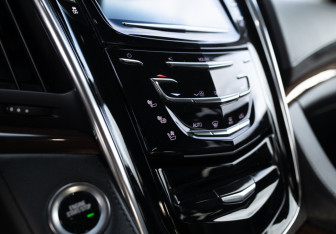 Подержанный автомобиль Cadillac Escalade Suv 2017 года (29 фото)