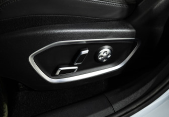 Подержанный автомобиль Geely Tugella 2023 года (22 фото)