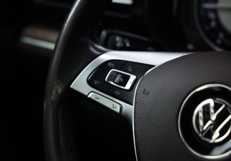 Подержанный автомобиль Volkswagen Touareg 2019 года (13 фото)