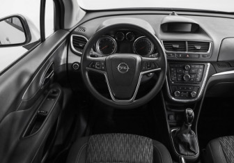 Подержанный автомобиль Opel Mokka 2014 года (11 фото)