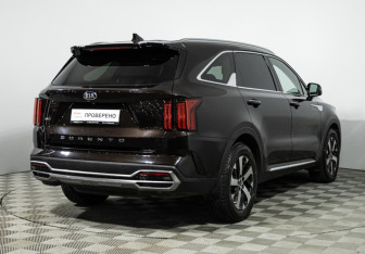 Подержанный автомобиль Kia Sorento 2021 года (5 фото)