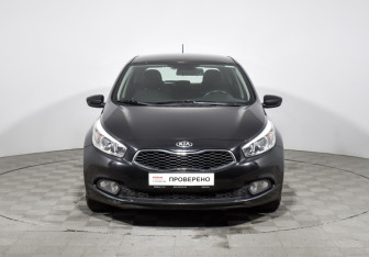 Подержанный автомобиль Kia Ceed Hatchback 2015 года (2 фото)