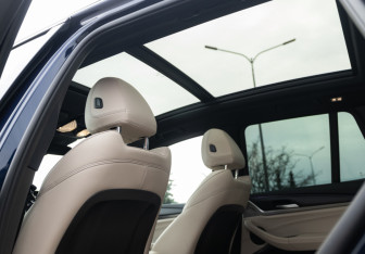 Подержанный автомобиль BMW X3 2021 года (18 фото)