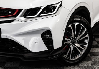Подержанный автомобиль Geely Coolray 2023 года (10 фото)