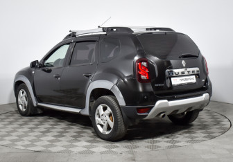 Подержанный автомобиль Renault Duster 2016 года (7 фото)