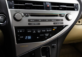 Подержанный автомобиль Lexus RX 2011 года (17 фото)