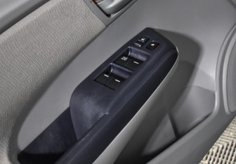 Подержанный автомобиль Honda Insight Hatchback 2009 года (10 фото)